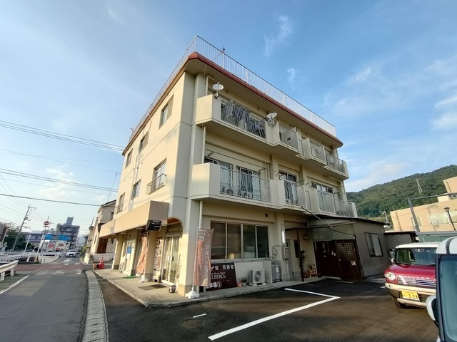 大下ビル（戸坂山根）の建物外観