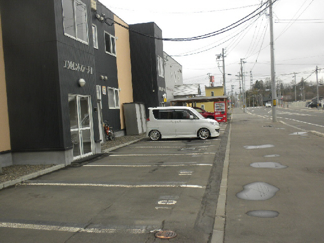 【エクセレントステージIIの駐車場】