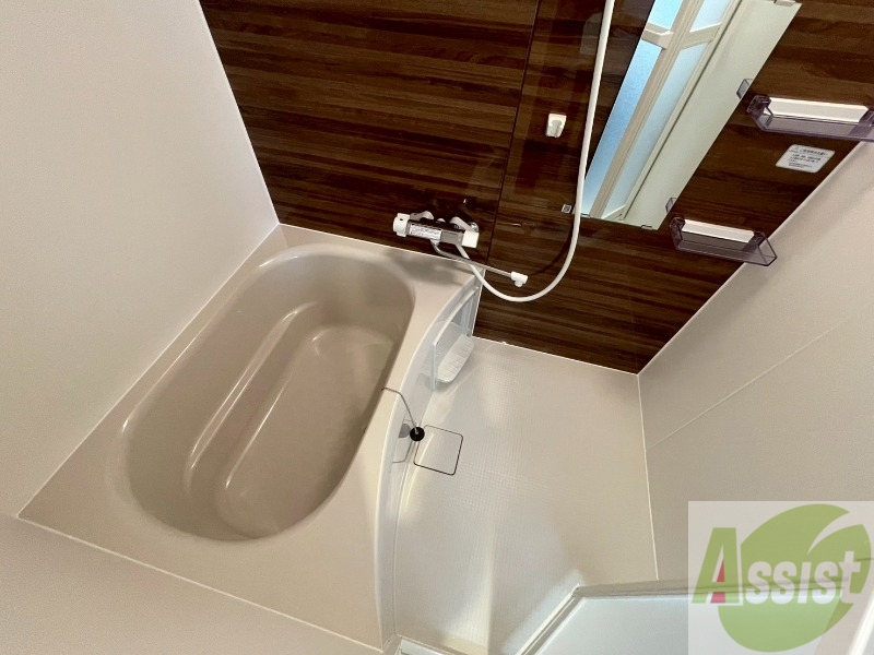 バス・シャワールーム　お風呂になります。一日の疲れを癒してくださいね。