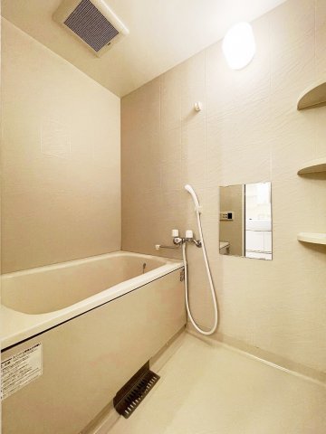 バス・シャワールーム　日々の疲れを癒すお風呂付です