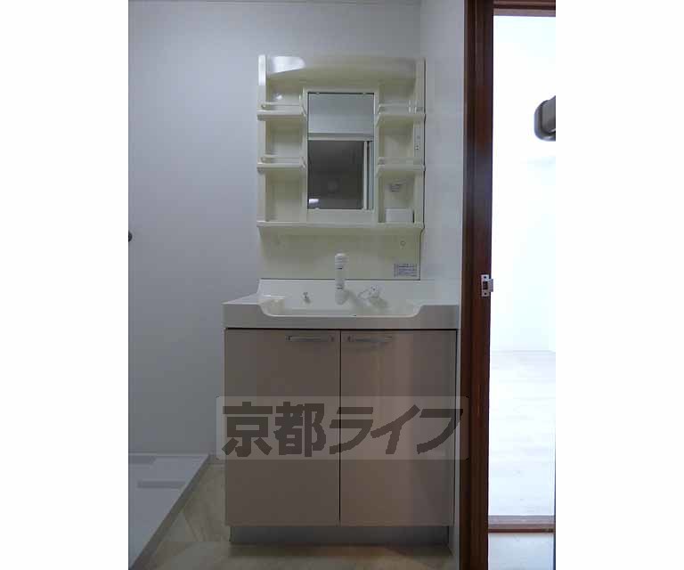 洗面設備　独立洗面台です。