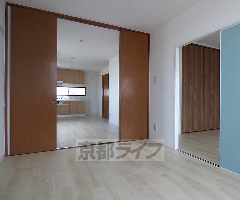 居室・リビング　明るい洋室です。