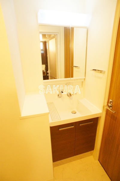 洗面設備　朝の身支度に欠かせない独立洗面台♪