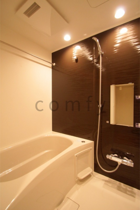 バス・シャワールーム　バスルーム