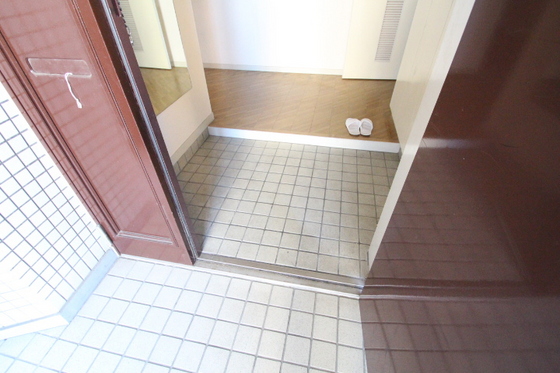 玄関　※別部屋の写真です