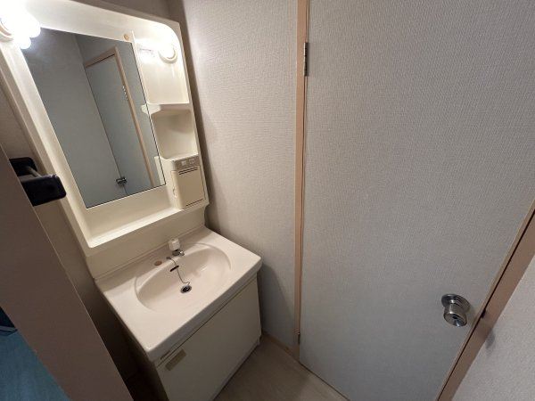 洗面設備　便利な独立洗面台です