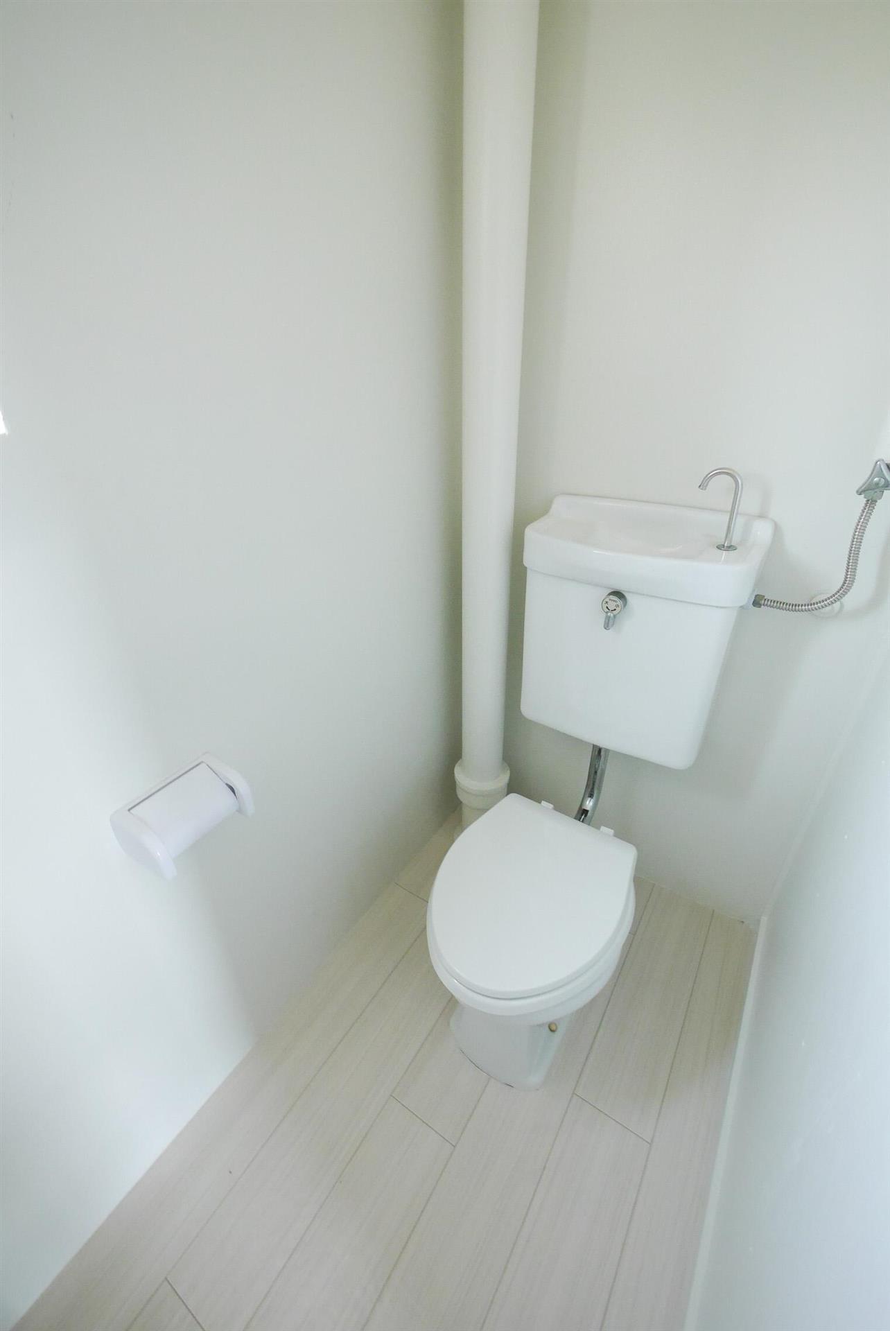 トイレ　【同仕様写真】