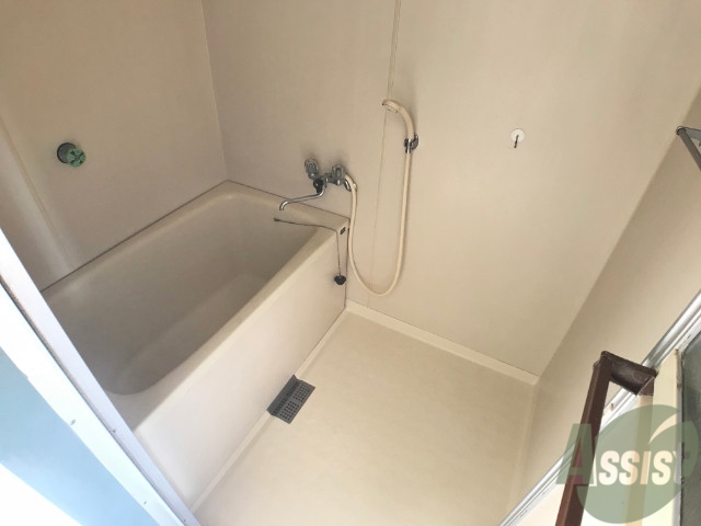 バス・シャワールーム　バスルームは一日の疲れを癒す大切な場所です。