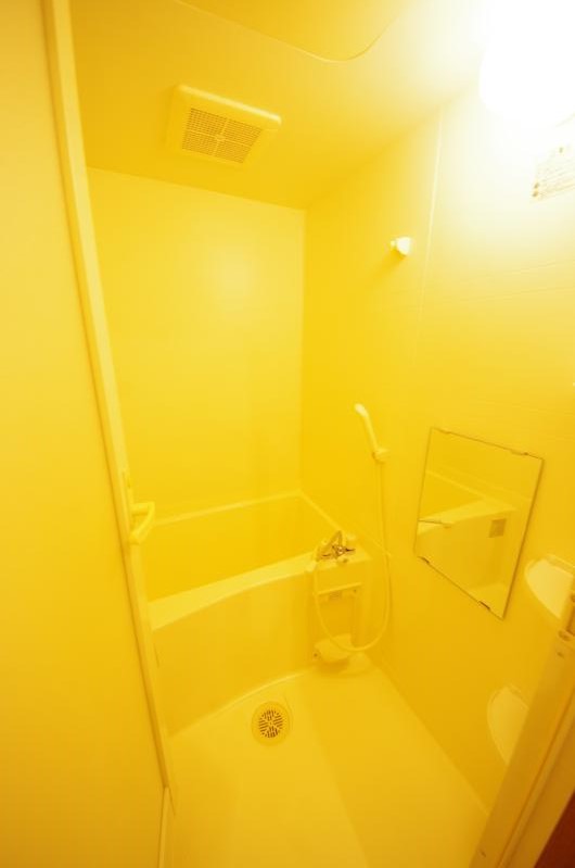 バス・シャワールーム　お風呂です