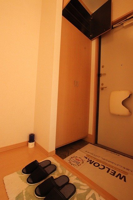 玄関　同物件別号室の写真です。