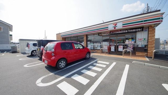 コンビニ　セブンイレブン高坂駅東口店（コンビニ）まで514m