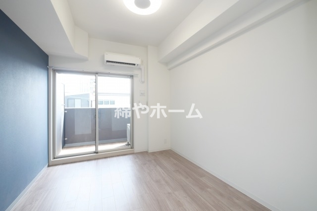 居室・リビング　コンパクトで使いやすい洋室です