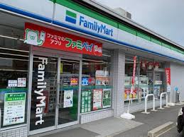 コンビニ　ファミリーマート一宮三ツ井店（コンビニ）まで437m