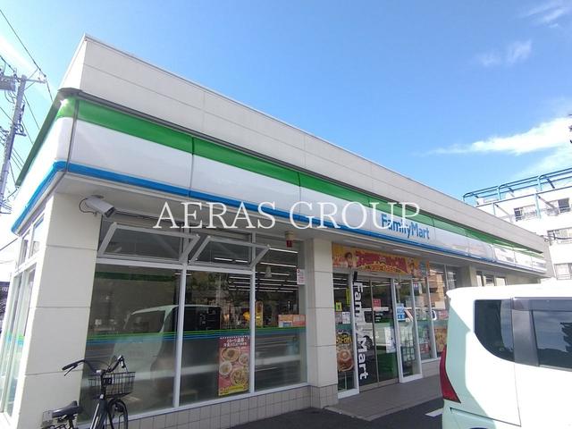 コンビニ　ファミリーマート 小菅四丁目店（コンビニ）まで439m