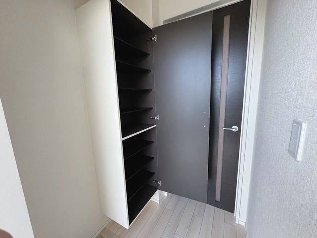 玄関　※同タイプの写真です。