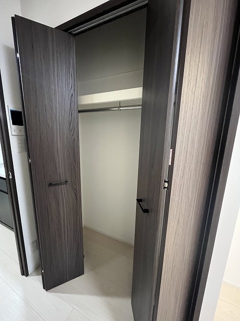 収納　洋室内のクローゼット※同タイプ別部屋・前回募集時のお写真です