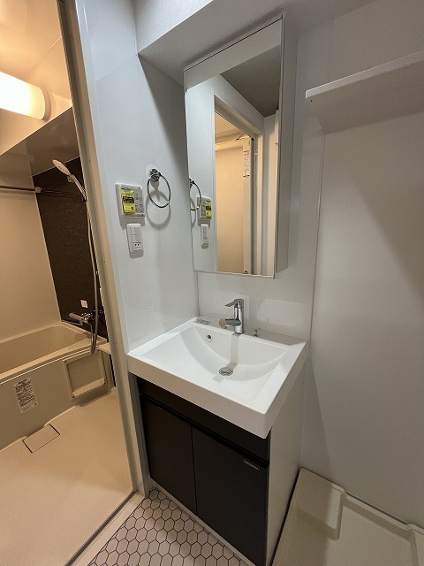 洗面設備　独立洗面台※同タイプ別部屋・前回募集時のお写真です。