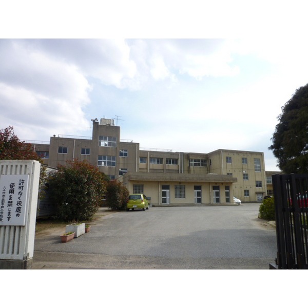 小学校　八千代市立新木戸小学校（小学校）まで388m