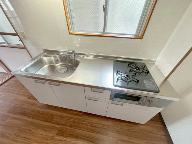 キッチン　作業のしやすい広めのキッチンです。