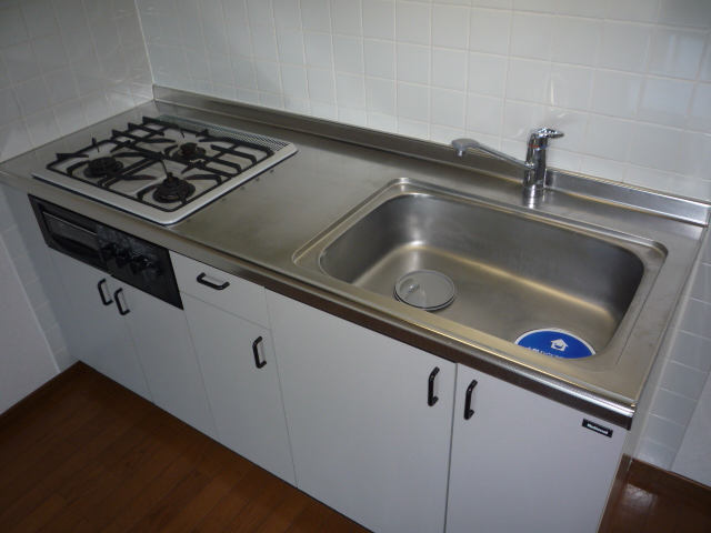 キッチン　システム3口ガスコンロ付