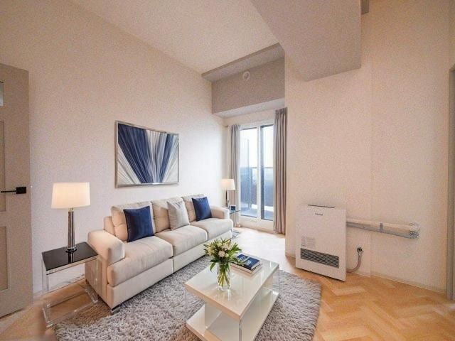 居室・リビング　同じ物件の他の号室のお写真です