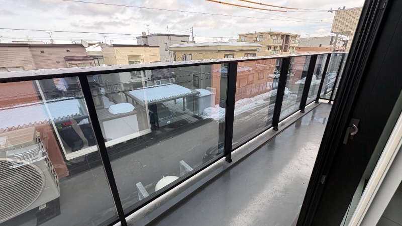 バルコニー　広々バルコニー