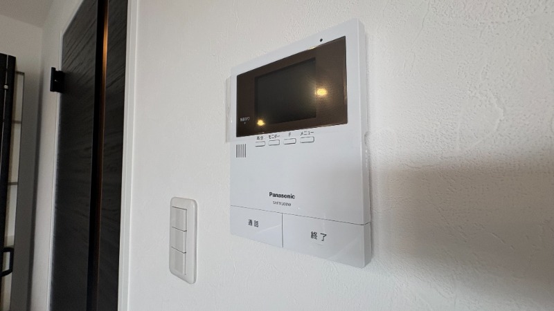 セキュリティ　モニター付きインターホン