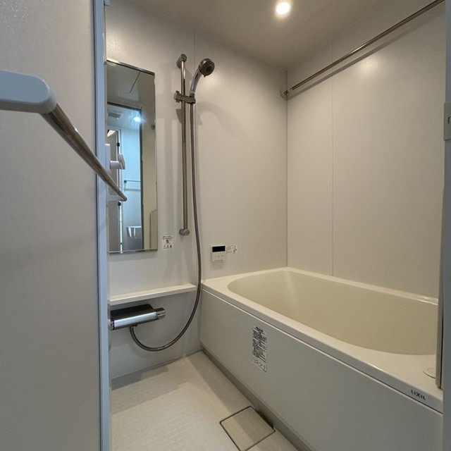 バス・シャワールーム　※写真は同タイプ住戸です。