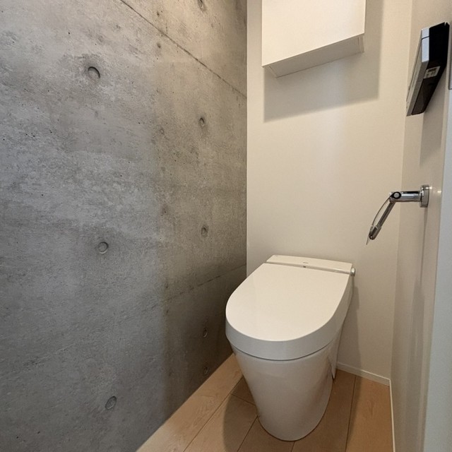 トイレ　※写真は同タイプ住戸です。