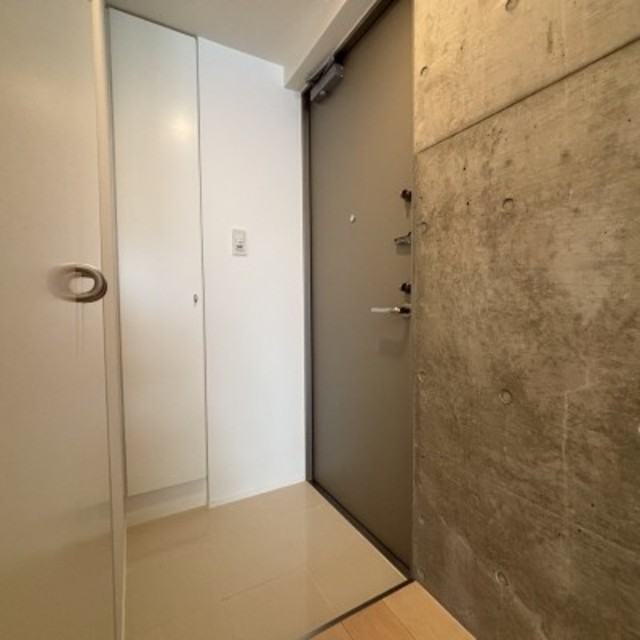 玄関　※写真は同タイプ住戸です。