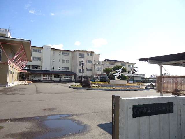 中学校　掛川市立桜が丘中学校（中学校）まで968m