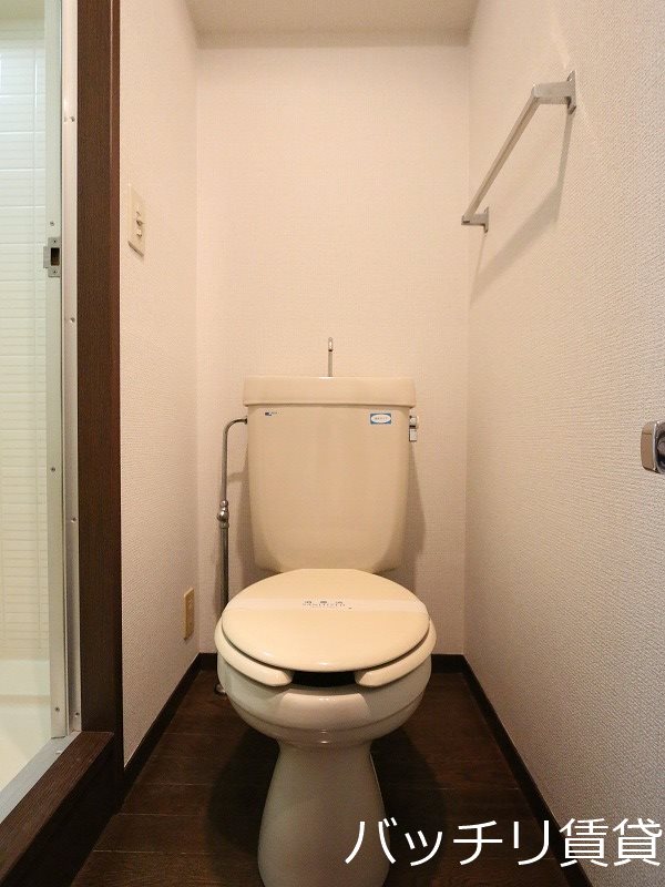 トイレ　類似写真使用のため、現状優先致します。