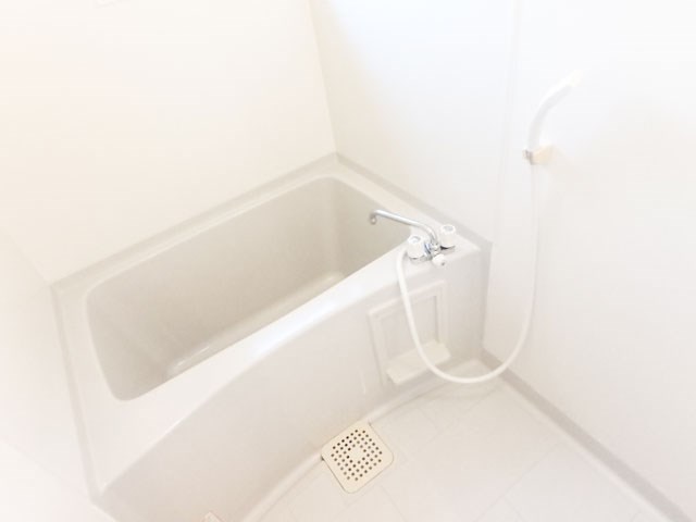 バス・シャワールーム　窓があって換気しやすい☆