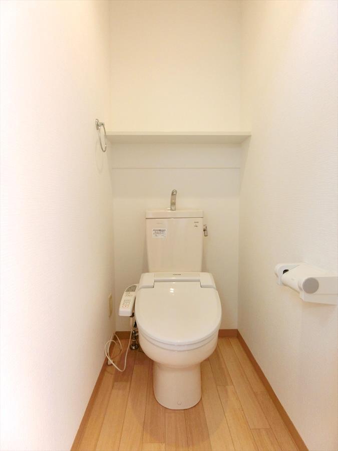 トイレ　同じ間取りの別部屋の写真