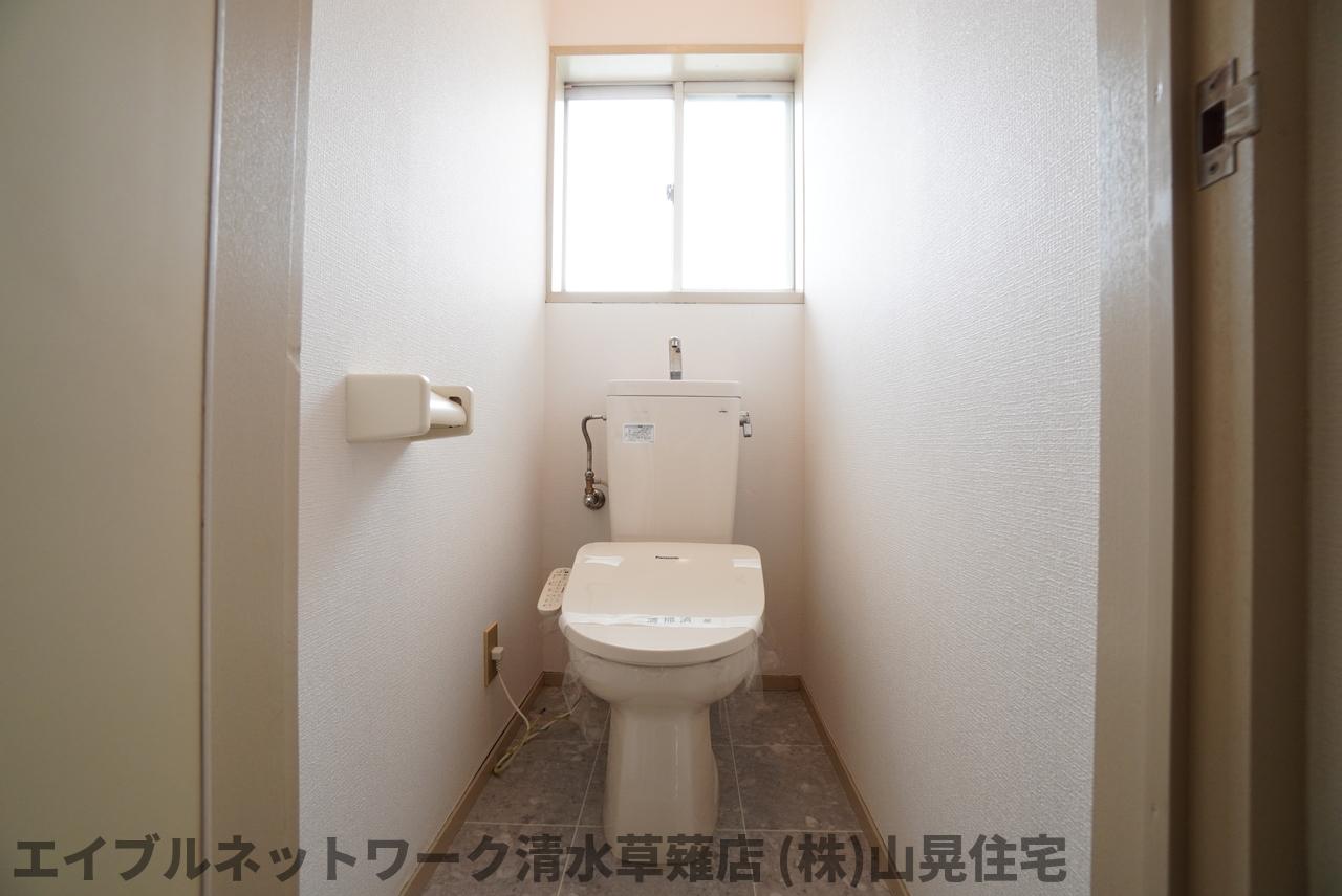 ＪＲ東海道本線 静岡駅 バス乗車時間：25分 最寄りバス停で下車 徒歩5分 2階建 築38年のトイレ写真