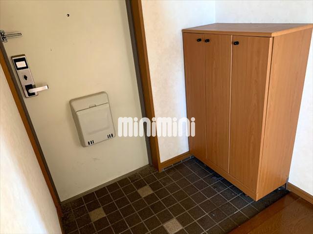 玄関　シューズボックス完備。