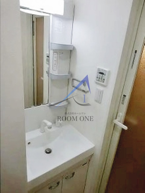 洗面設備　洗面台です。