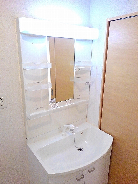 洗面設備　別号室の写真です（反転）