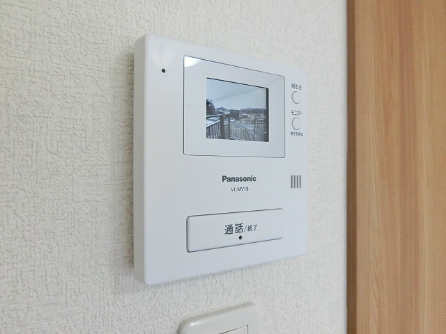 セキュリティ　安心の防犯機能。モニター付きインターホン