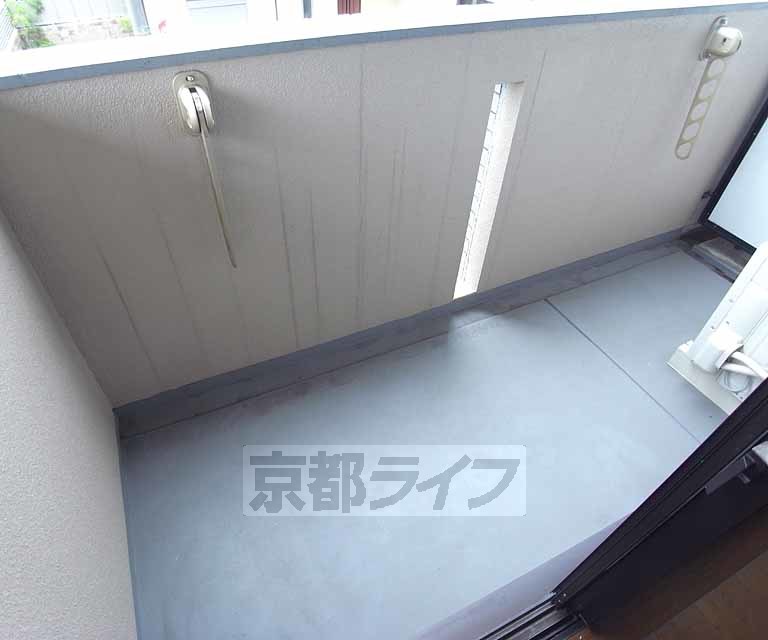 バルコニー　洗濯物も楽々干せます・