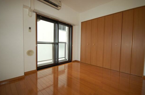 居室・リビング　※別部屋の参考写真です。