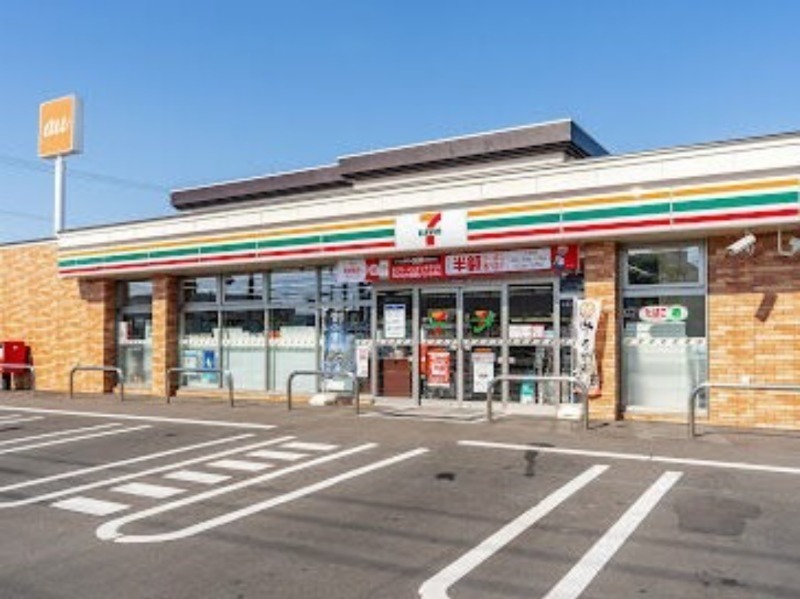 コンビニ　セブンイレブン札幌東苗穂4条店（コンビニ）まで398m