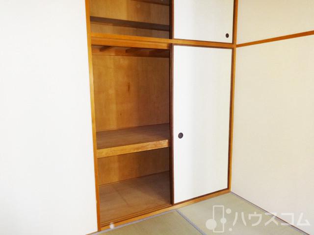 収納　押入れは収納力◎です。