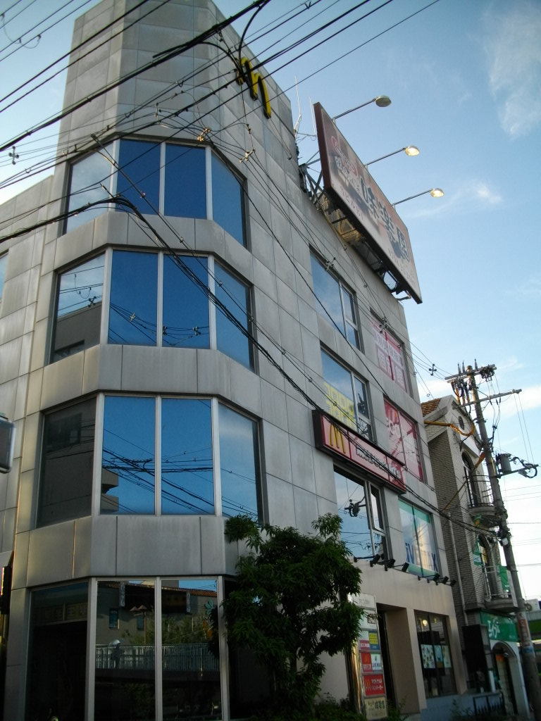 飲食店　マクドナルド 阪急夙川駅前店（飲食店）まで858m
