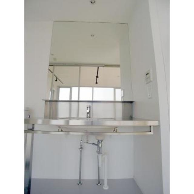 洗面設備　※写真は同タイプ住戸です。