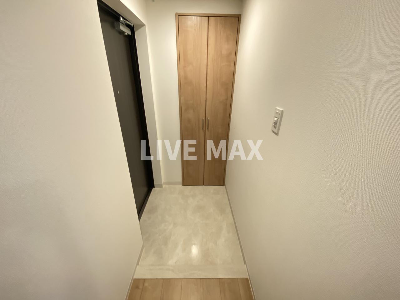 玄関　※別部屋のお写真になります