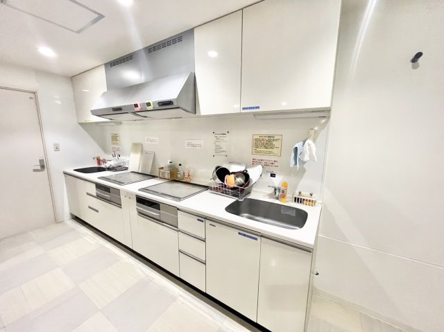 キッチン　共用部分のキッチン