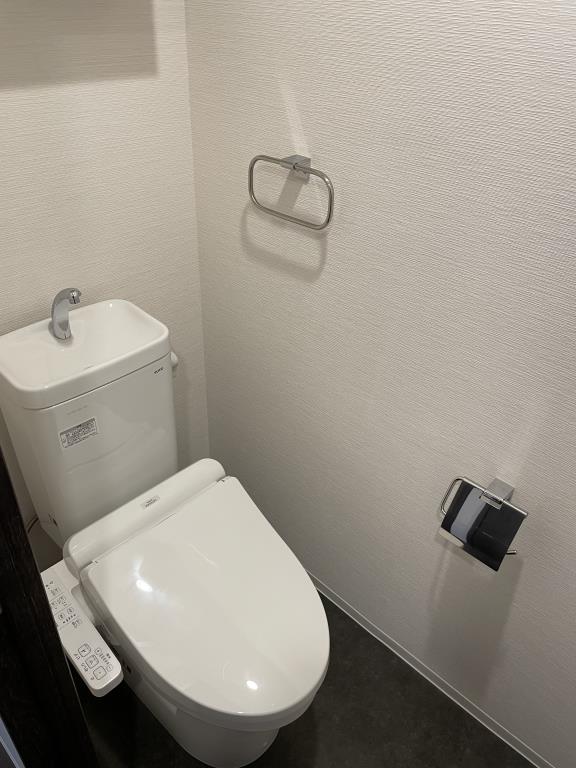 ＪＲ山手線 神田駅 徒歩3分 14階建 築6年のトイレ写真