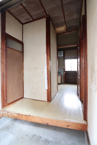 中郷2 203貸家の玄関写真