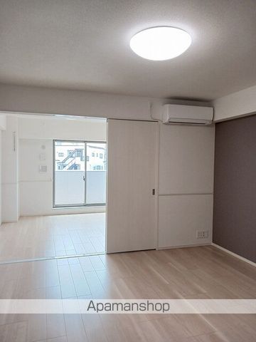 小田急線 向ケ丘遊園駅 徒歩7分 4階建 築2年の居間写真